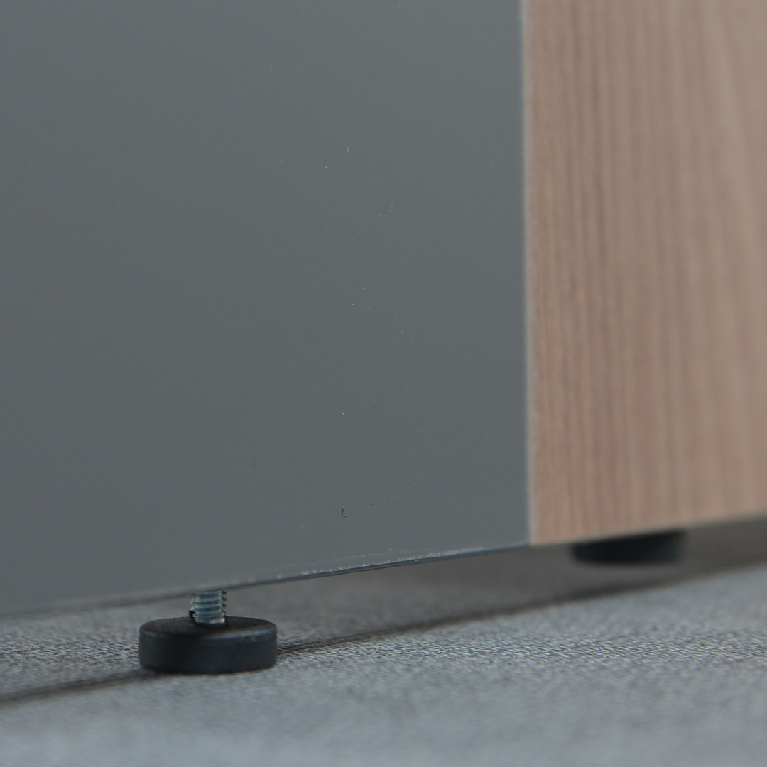 Titan Desk 1600